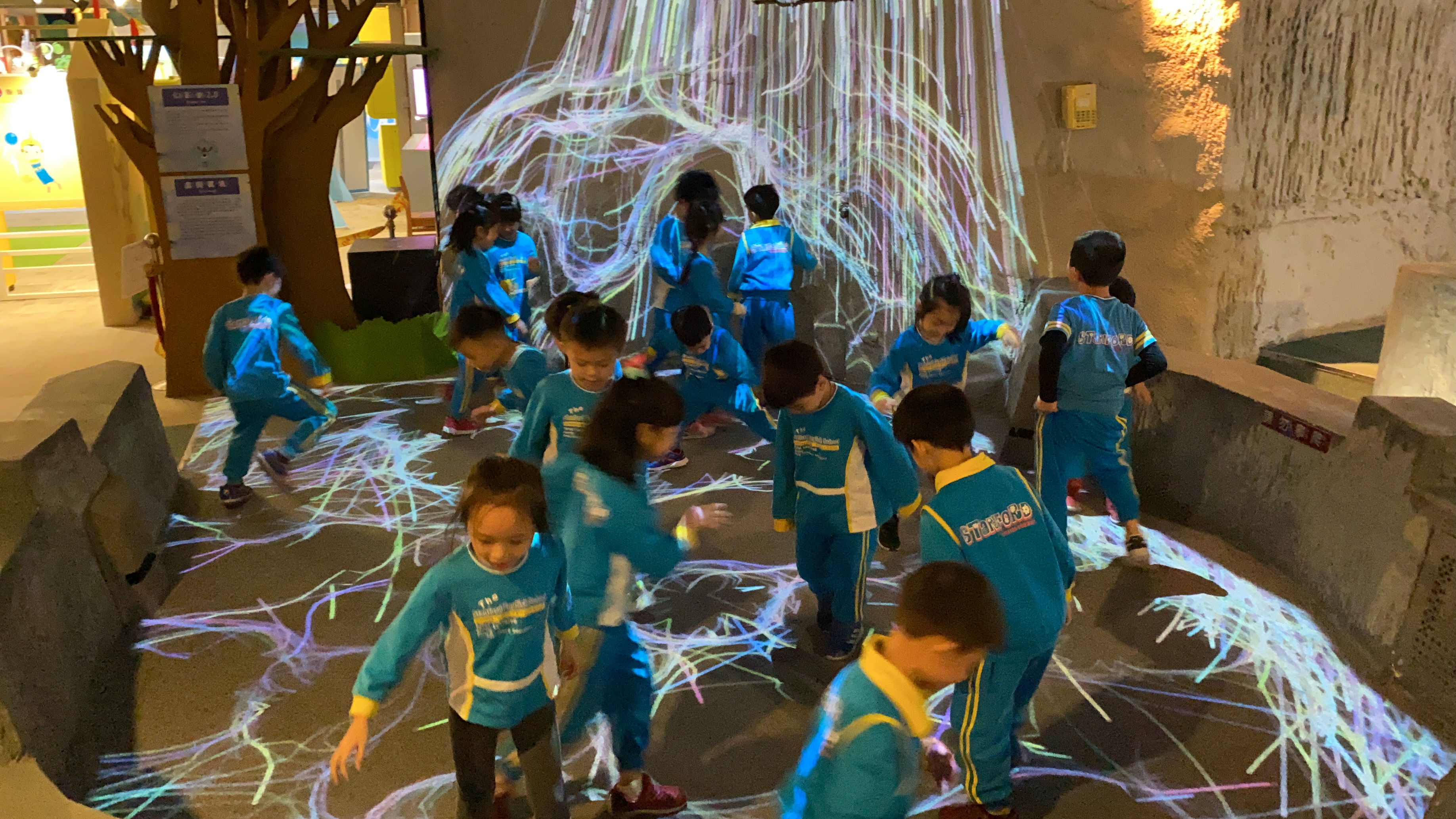 幻影湖：虛擬實境技術