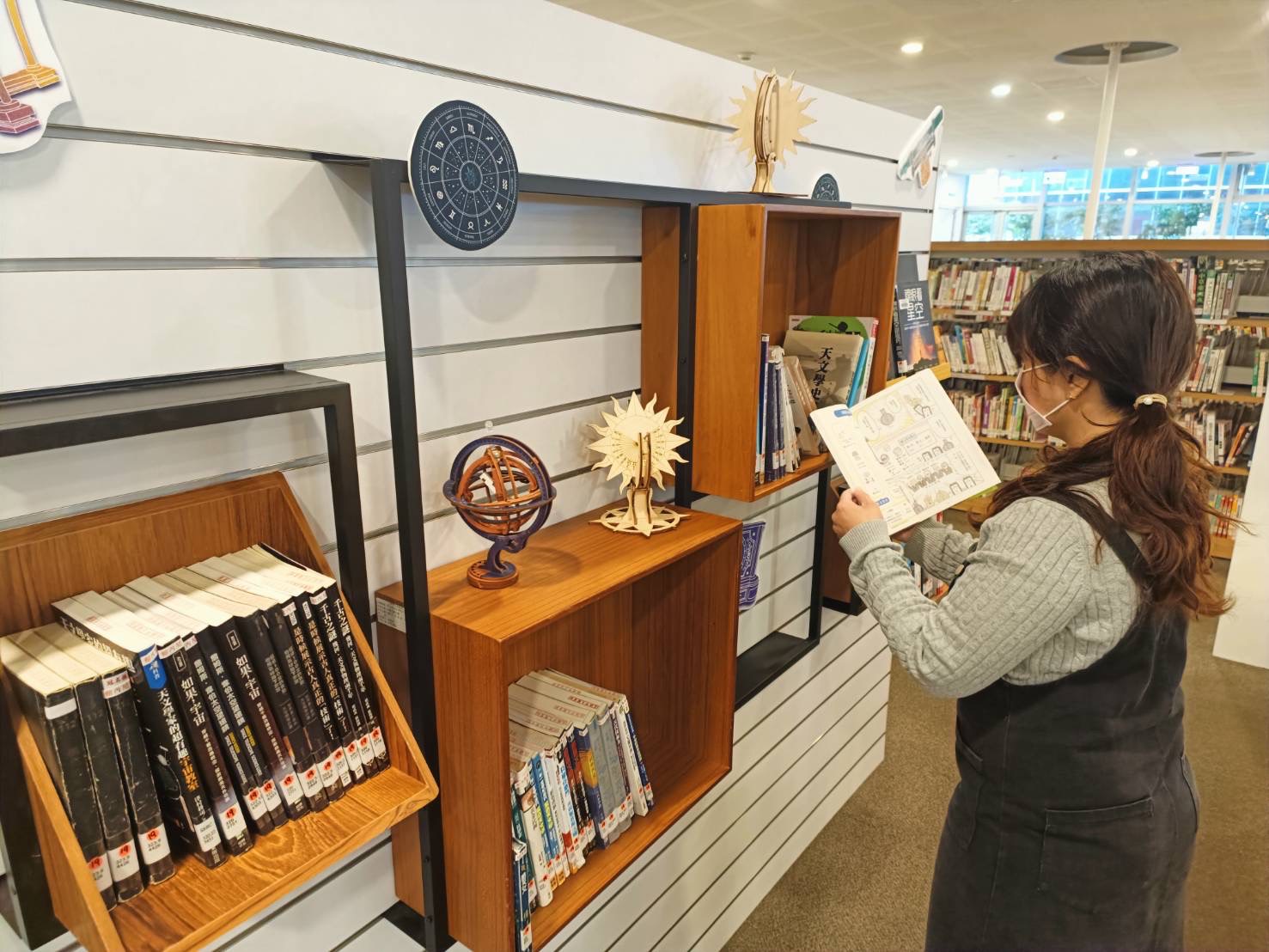 （友館合作）「星動時刻．量測傳說」及「印象派150週年」 雙主題書展很吸睛 獎品豐富很吃驚